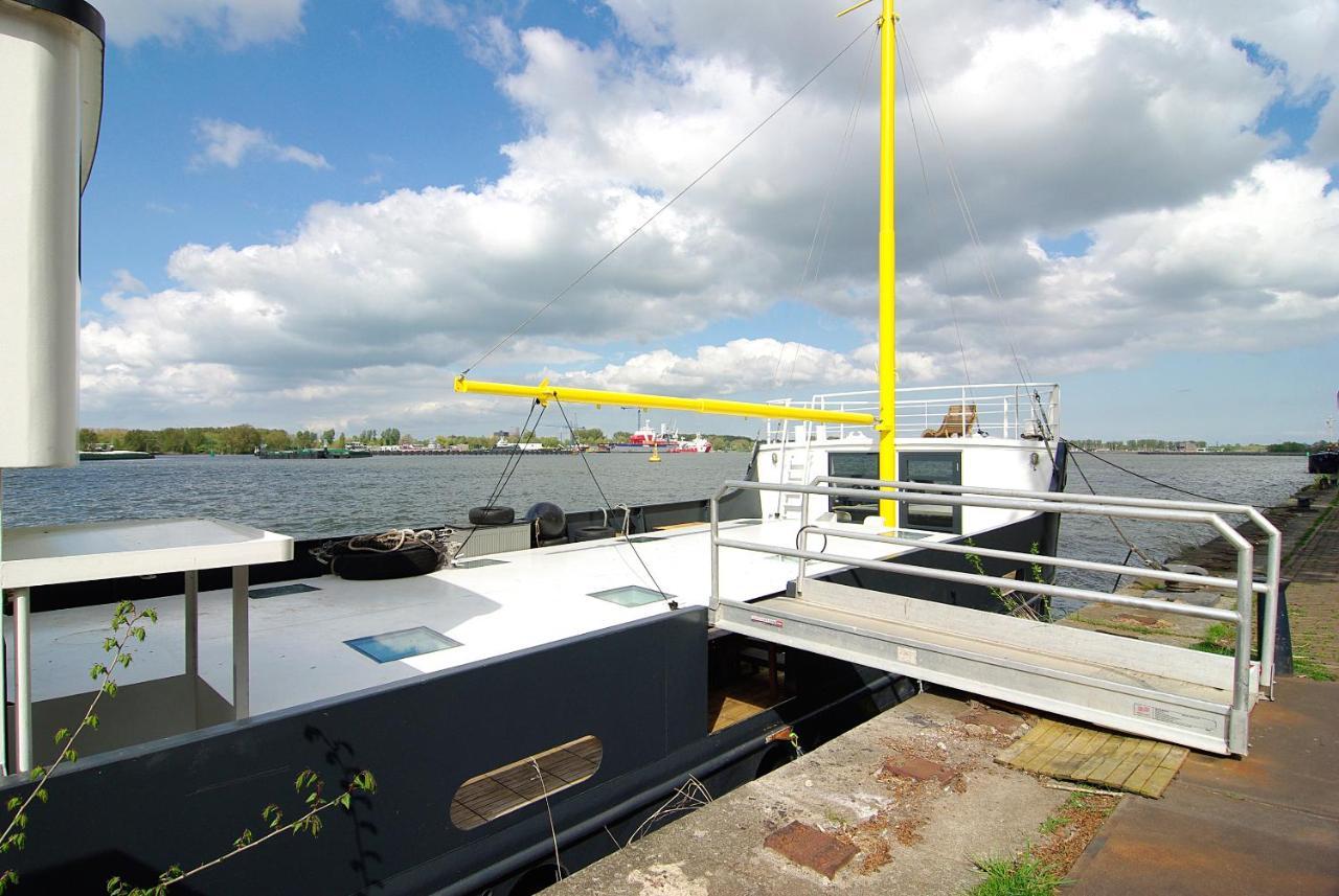 Hotel Magnificent Houseboat With A Stunning View! Amsterdam Exterior foto