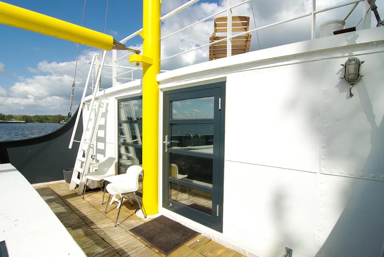 Hotel Magnificent Houseboat With A Stunning View! Amsterdam Exterior foto